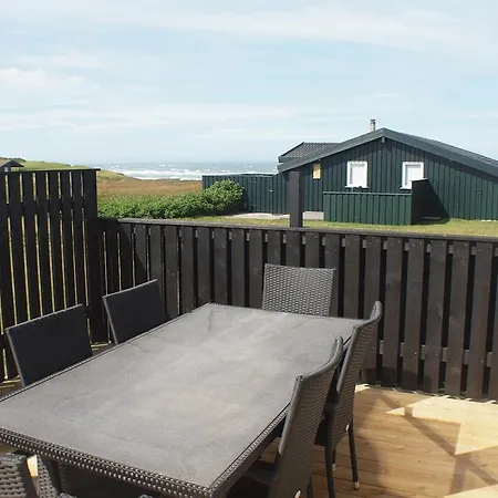 Three-bedroom Holiday Furreby With A Sauna 01 Casa vacanze *