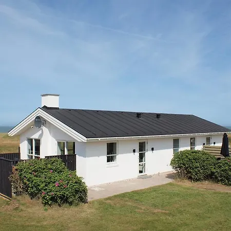 Three-bedroom Holiday Furreby With A Sauna 01 Casa vacanze